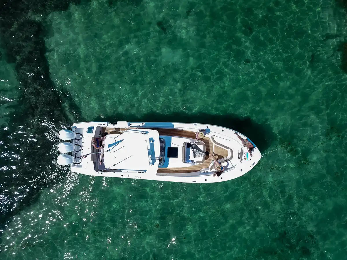 Top-down view of a snorkel boat heading to the reef